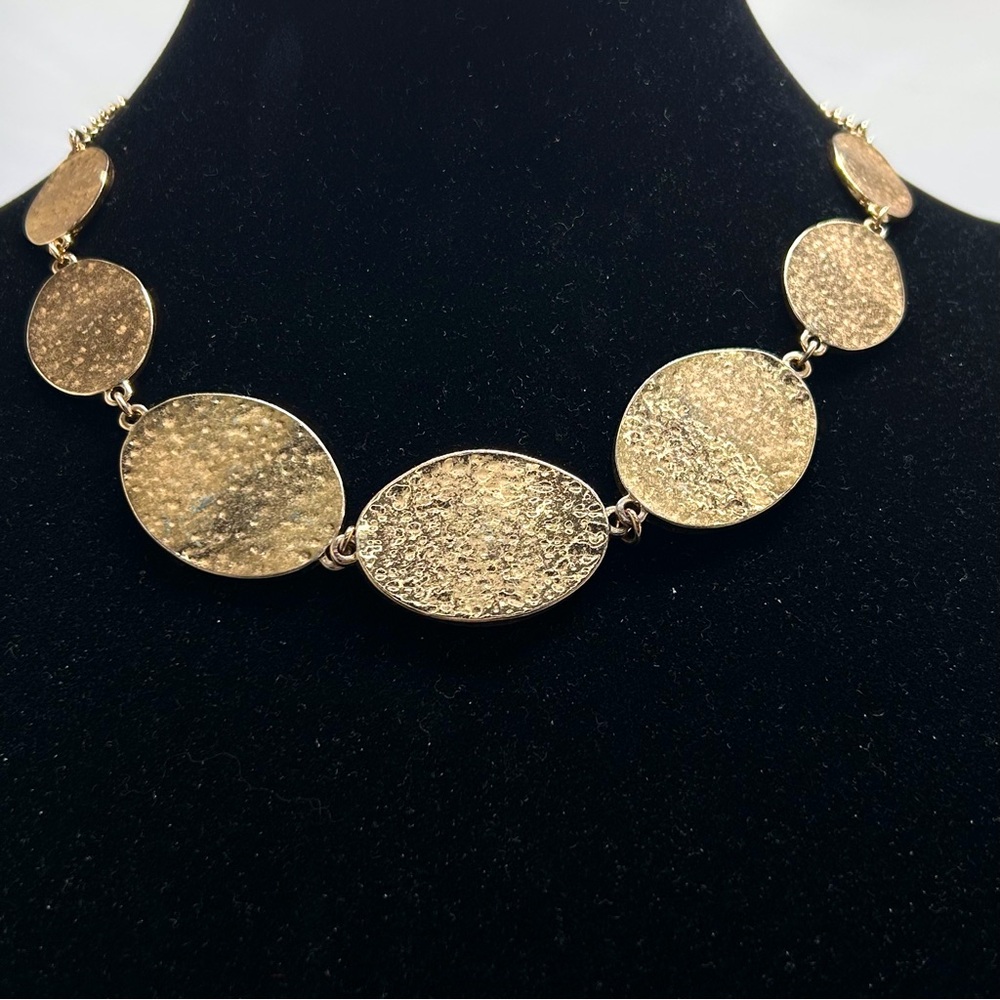 Premier Designs, Hammered Gold Oval Link Short Necklace